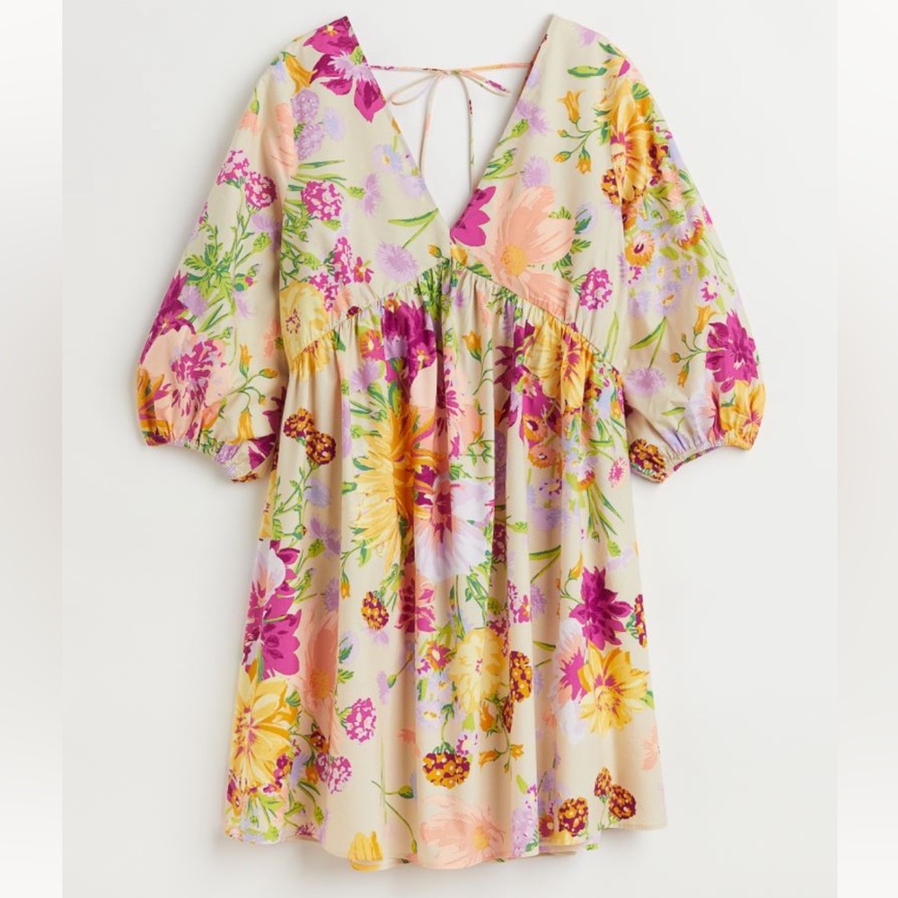 H&M, Women’s A-line oversized floral dress, size S (It will fit M)